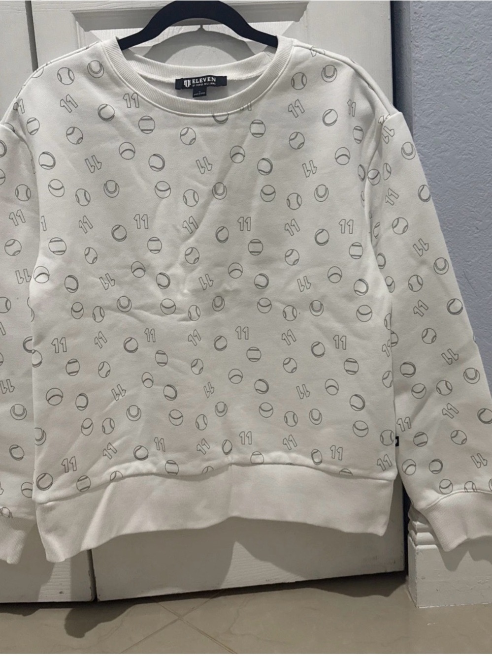 Eleven By Venus Women’s Cream Printed Sweatshirt sizes M NWT